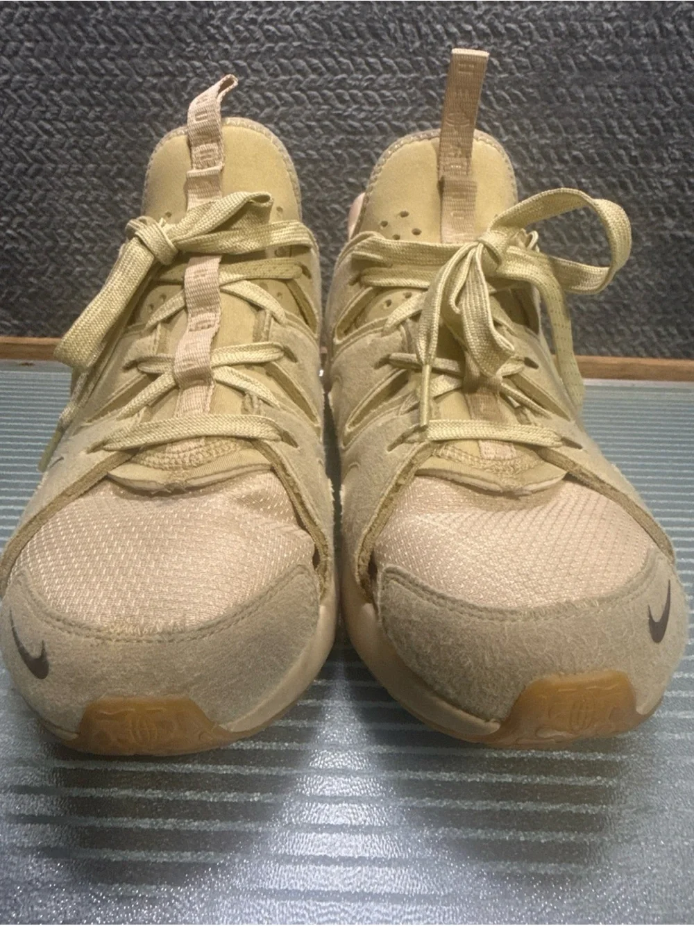 Huarache City Low   Tan Performance Sneakers